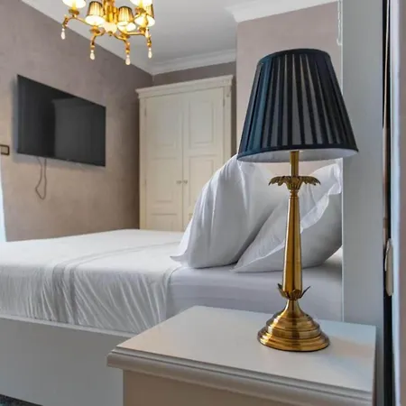 Carolus In - Five Bedroom With Terrace And Swimming Pool *