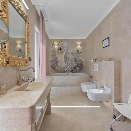 Carolus In - Five Bedroom With Terrace And Swimming Pool *