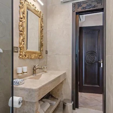 Carolus In - Five Bedroom With Terrace And Swimming Pool * 보디체