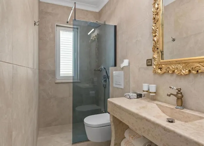 Vila Carolus In - Five Bedroom With Terrace And Swimming Pool