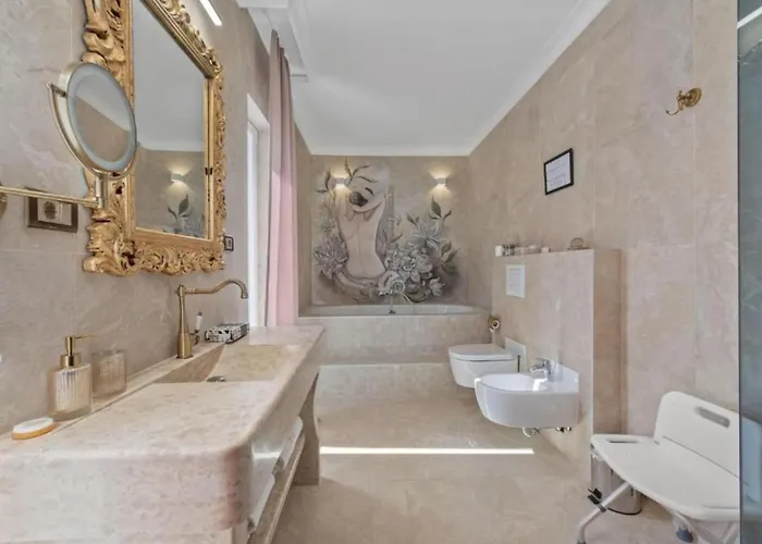 Carolus In - Five Bedroom With Terrace And Swimming Pool *