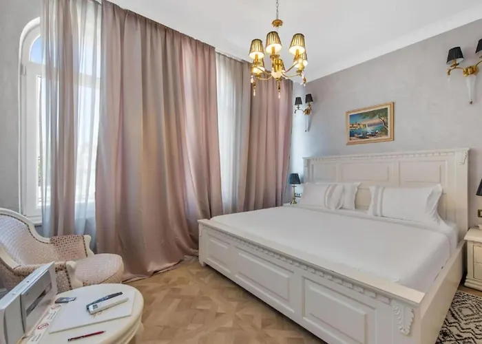 Carolus In - Five Bedroom With Terrace And Swimming Pool * Vodice