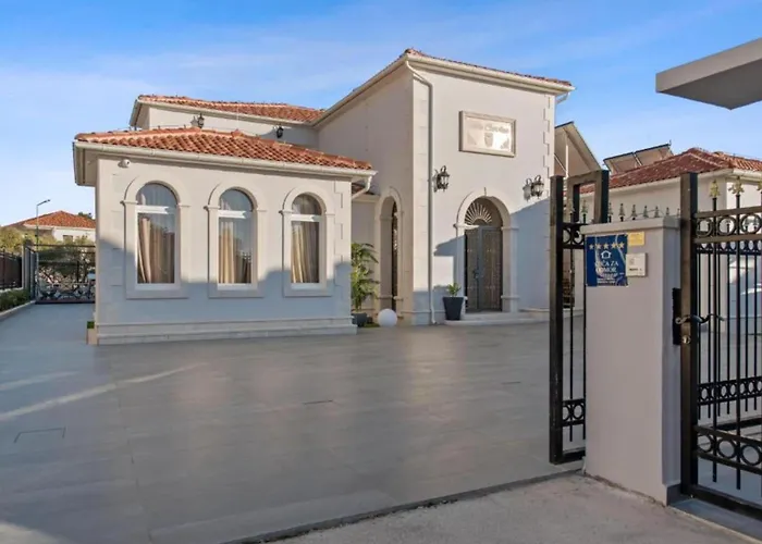 Carolus In - Five Bedroom With Terrace And Swimming Pool *