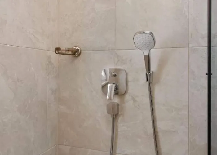 Carolus In - Five Bedroom With Terrace And Swimming Pool