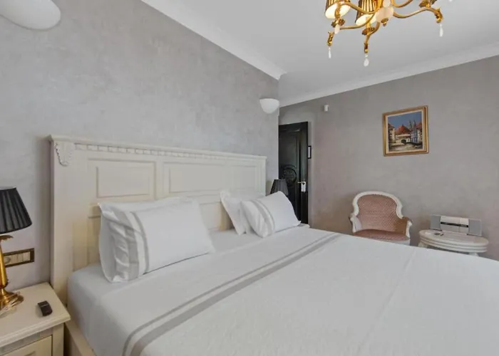 Carolus In - Five Bedroom With Terrace And Swimming Pool * Vodice
